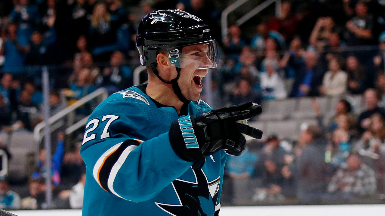 Pavelski leads Sharks in 3-1 win over Flames